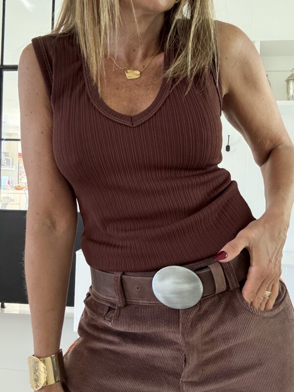 Musculosa Carmín  chocolate - Image 5