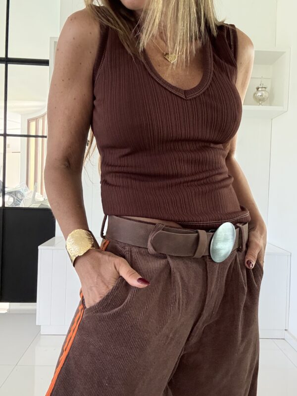 Musculosa Carmín  chocolate