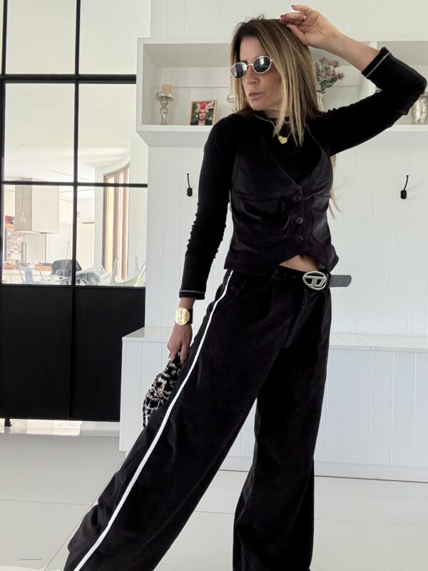 Pantalon sastrero Ritta corderoy  negro con vivos blancos - Image 4