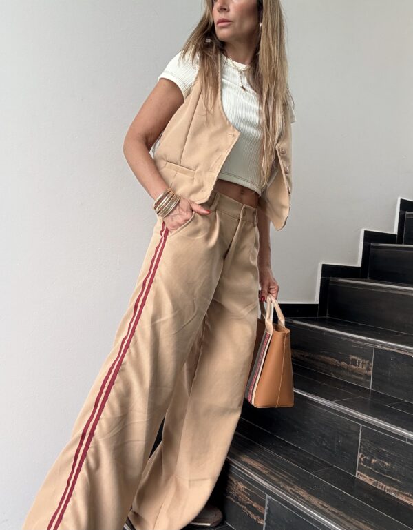 Pantalon Ritta camel pana  vivos bordo - Image 2