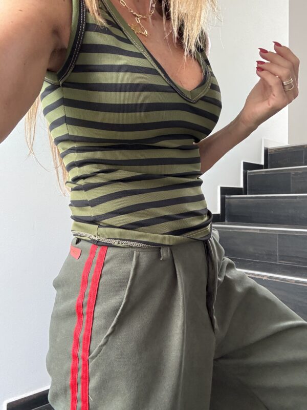 Musculosa Carmín rayado verde y negro - Image 10
