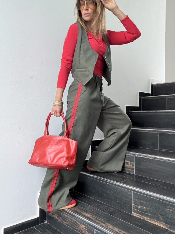 Pantalon Ritta  pana  verde Army vivos colorados