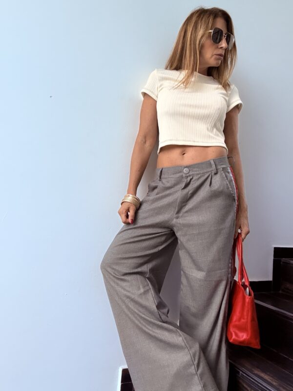 Pantalon sastrero Ritta Bridgerton gris - Image 12