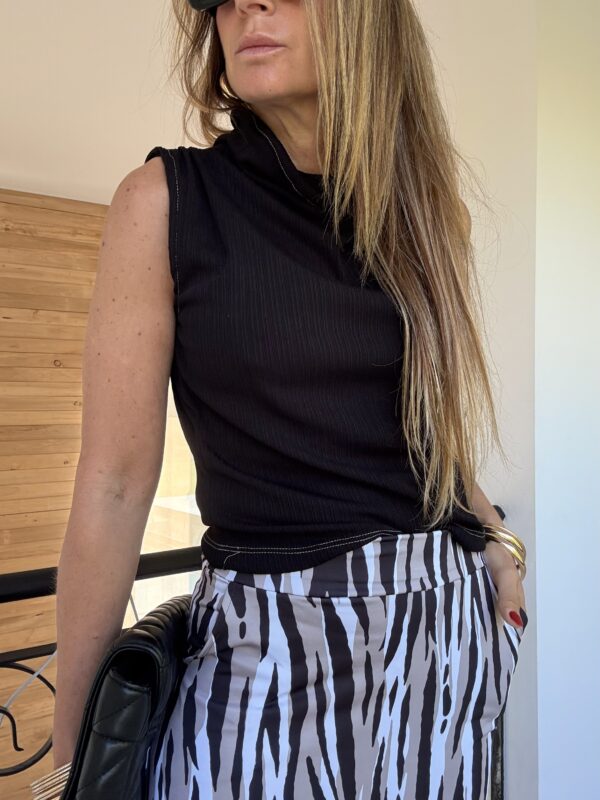 Musculosa Capuccino negra - Image 3