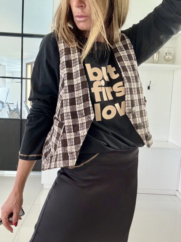 Remeron Tai negra but first love - Image 2
