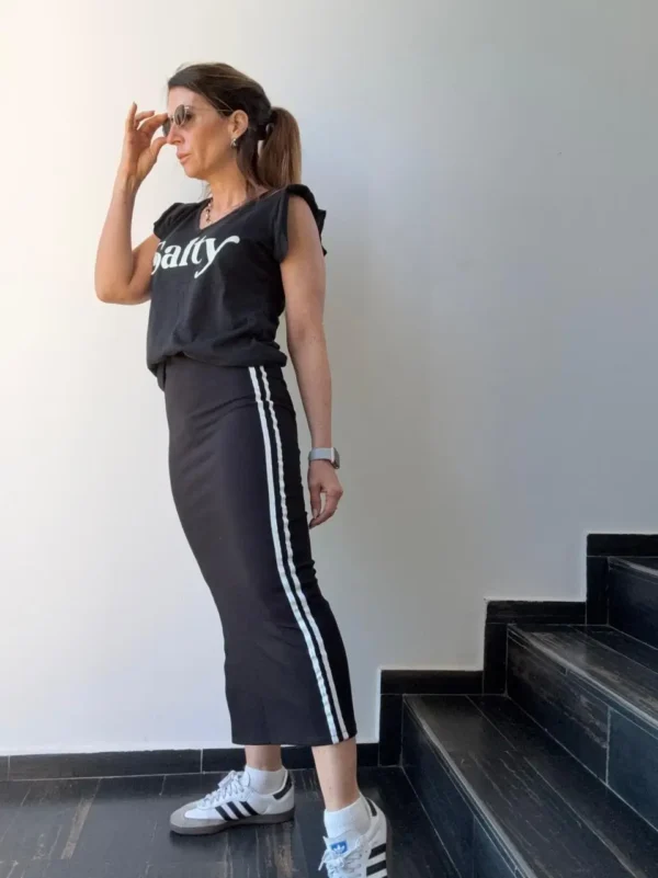 Falda Magic Kingdom negra vivos off white coleccion invernalia - Image 23