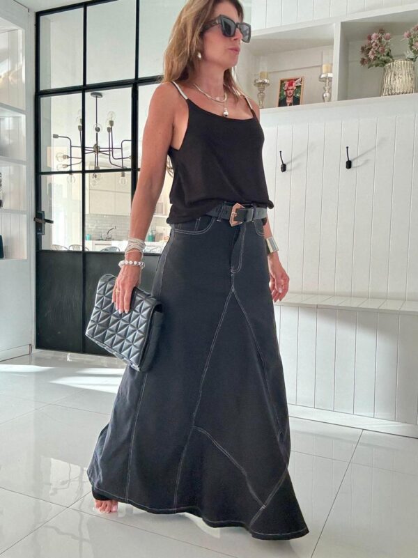 Falda crush negra con brillos - Image 3