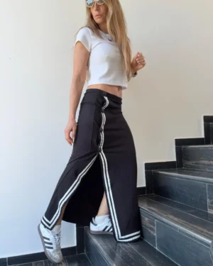 Falda Sansa negra vivos off white coleccion invernalia
