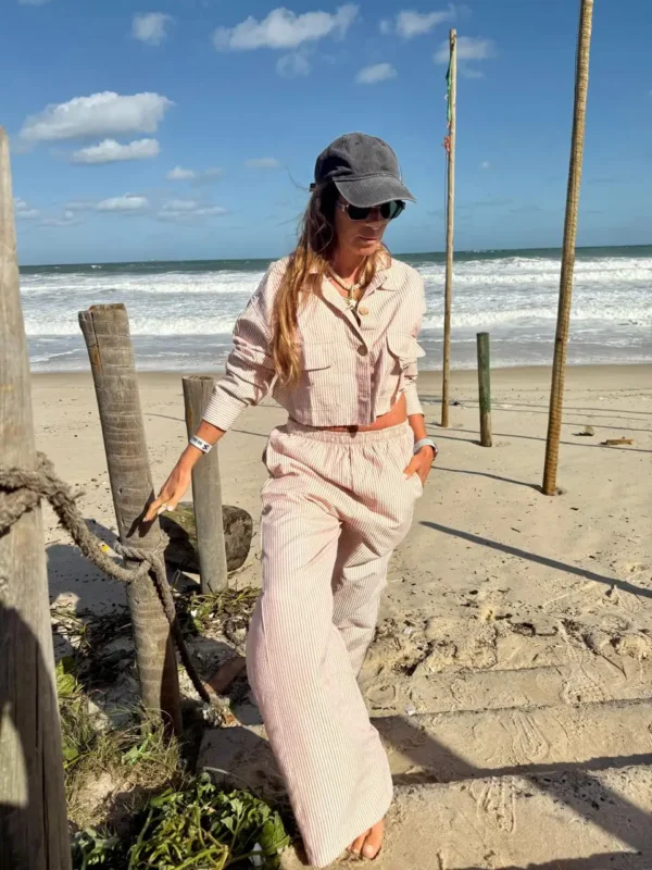 Pantalon pijamero acasia vainilla con rayas rosadas y azules - Image 4