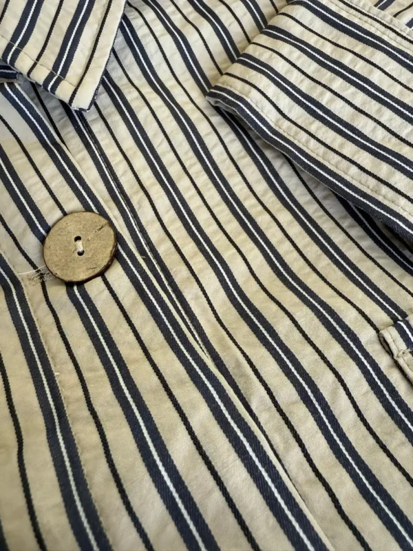 Chaleco pijamero cedro rayado marino gris fondo vison - Image 3