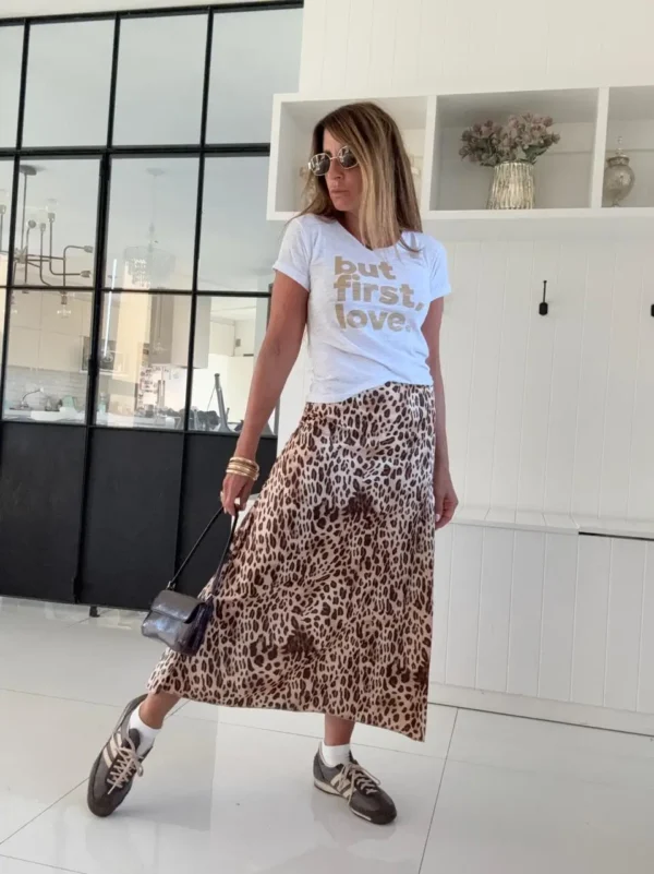 Remera smallest blanca flame but first love - Image 7