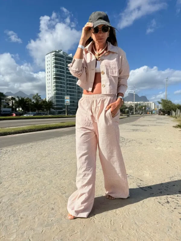 Pantalon pijamero acasia vainilla con rayas rosadas y azules - Image 9