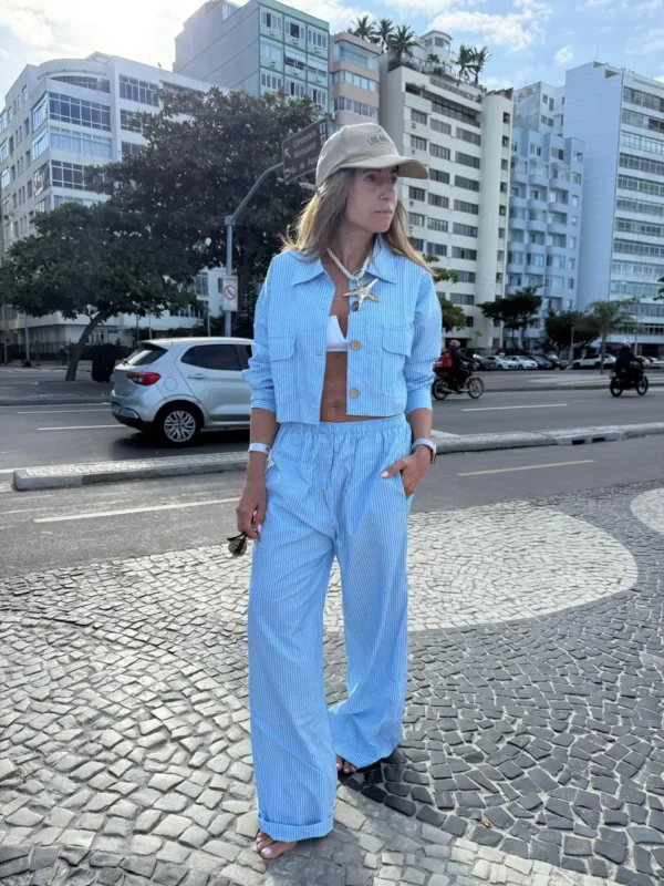 Camisa  Molly acasia celeste con rayas turquesa azules y blancas - Image 15