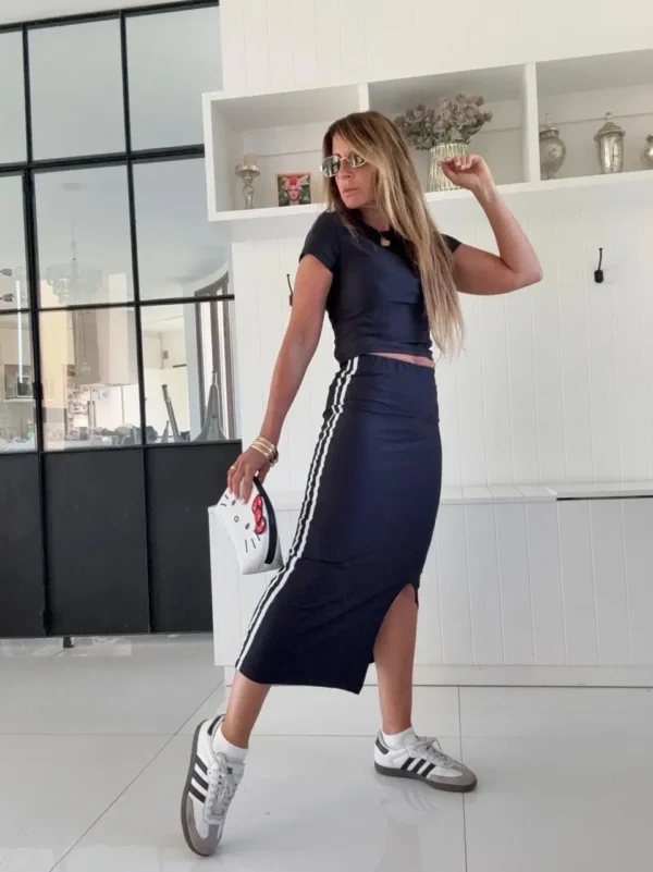 Falda Magic Kingdom negro  vivos blancos micromorley matte