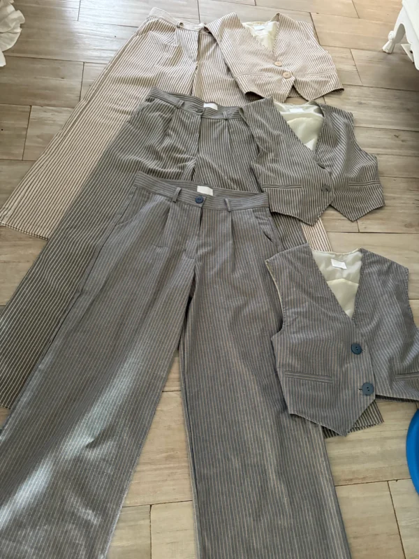 Pantalon sastrero ritta  lino Bari fondo negro rayas vainillas - Image 2