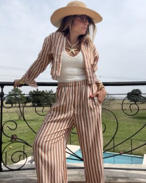 Pantalon pijamero atenea rayado canela y blanco
