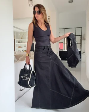 Falda crush negra gabardina importada