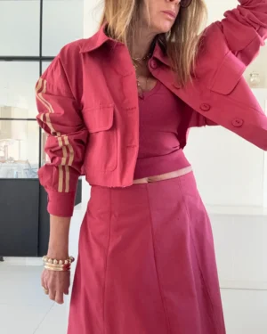 Chaqueta Roca Casterly guinda vivos camel