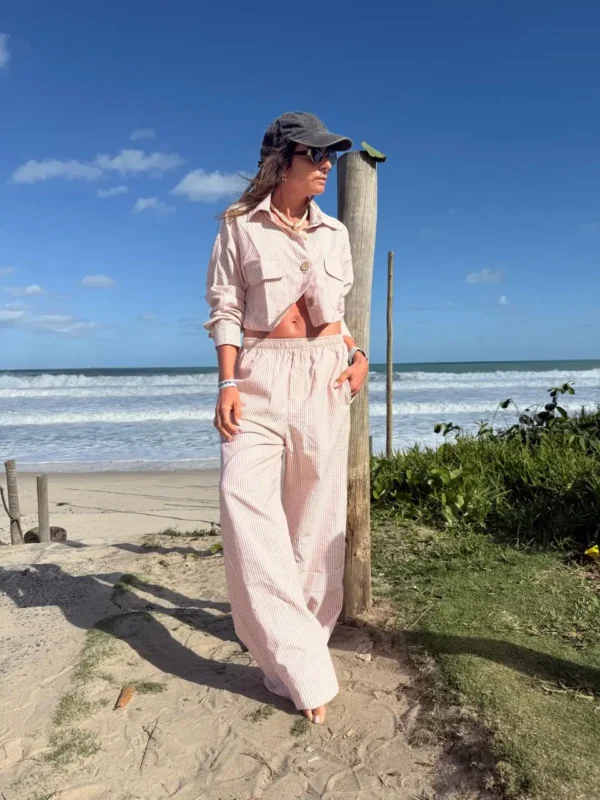 Pantalon pijamero acasia vainilla con rayas rosadas y azules - Image 15