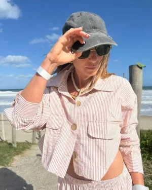 Camisa  Molly acasia vainilla con rayas rosadas y azules