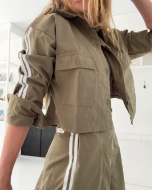 Chaqueta Roca Casterly army vivos blancos