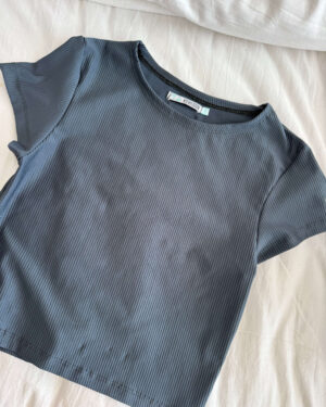 Remera Mora micromorley matte acero