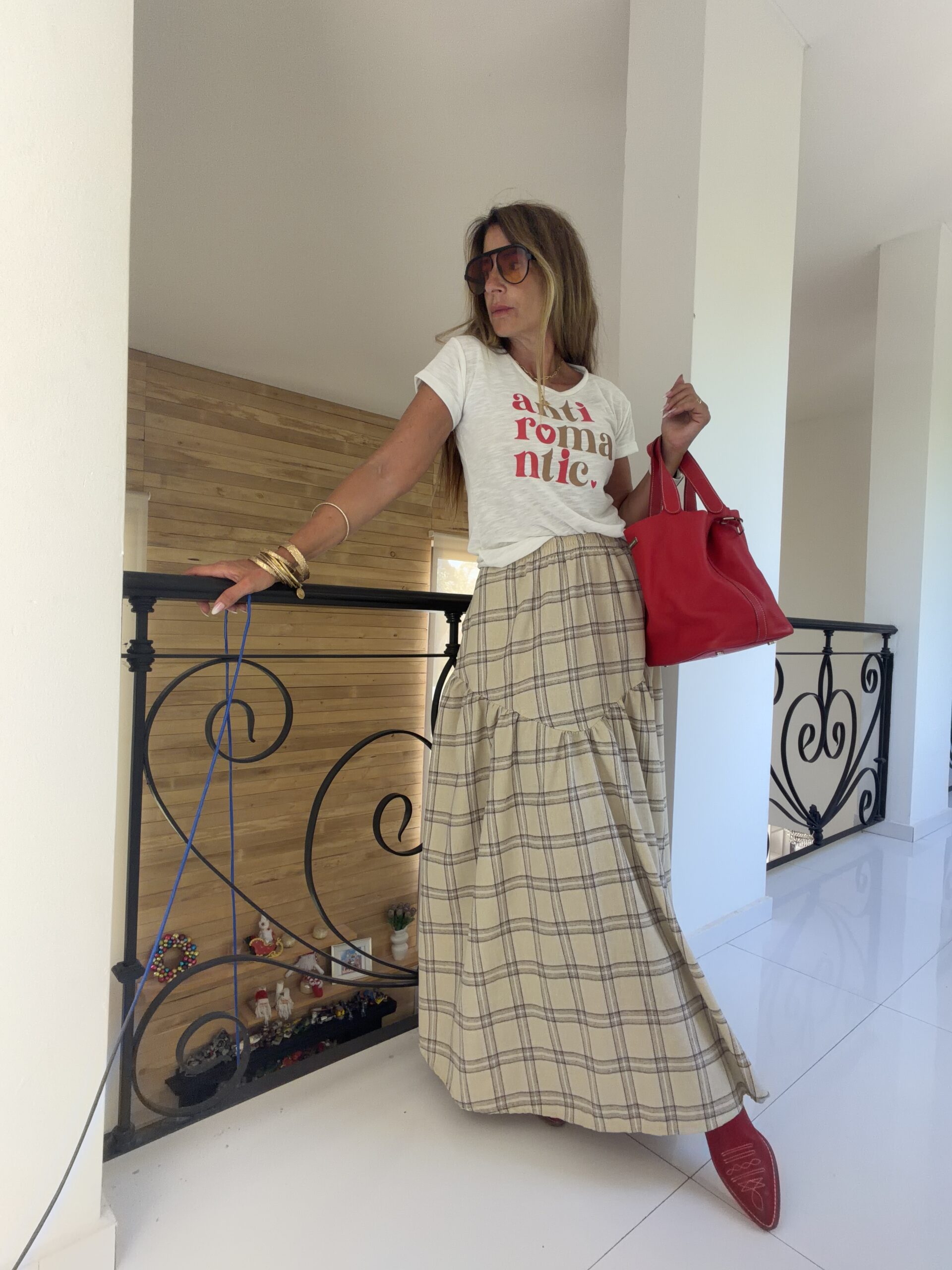 Remera blanca antiromantic smallest - Image 2