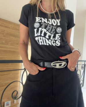 Remera negra flame negra enjoy