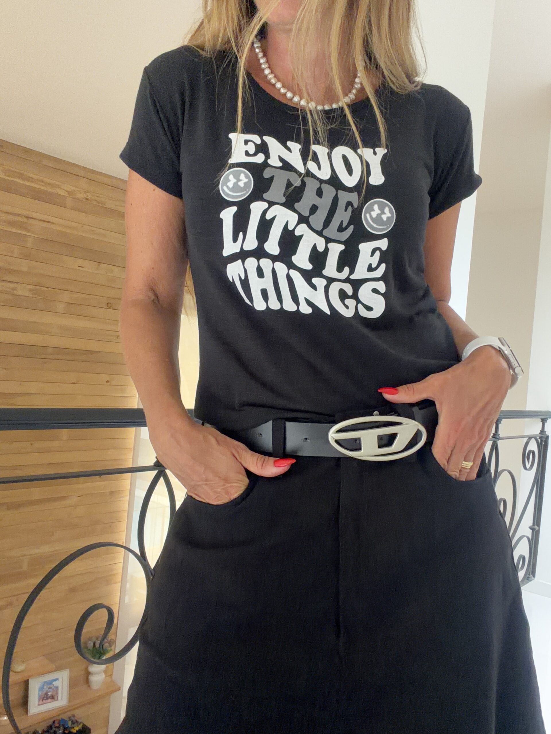 Remera negra flame negra enjoy