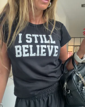 Remera smallest negra i still believe