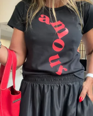 Remera smallest negra amour
