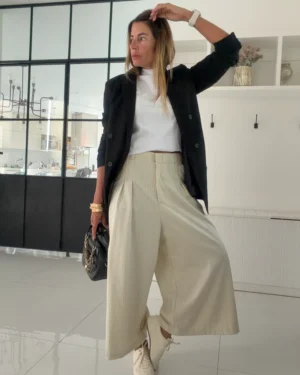 Pantalon okinawa sastrero crema detalle hilos negros