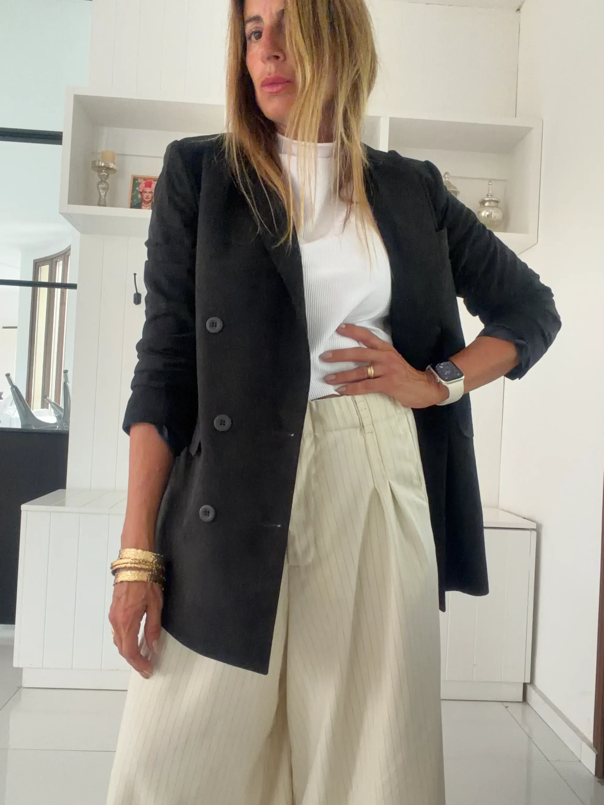 Pantalon okinawa sastrero crema detalle hilos negros - Image 19