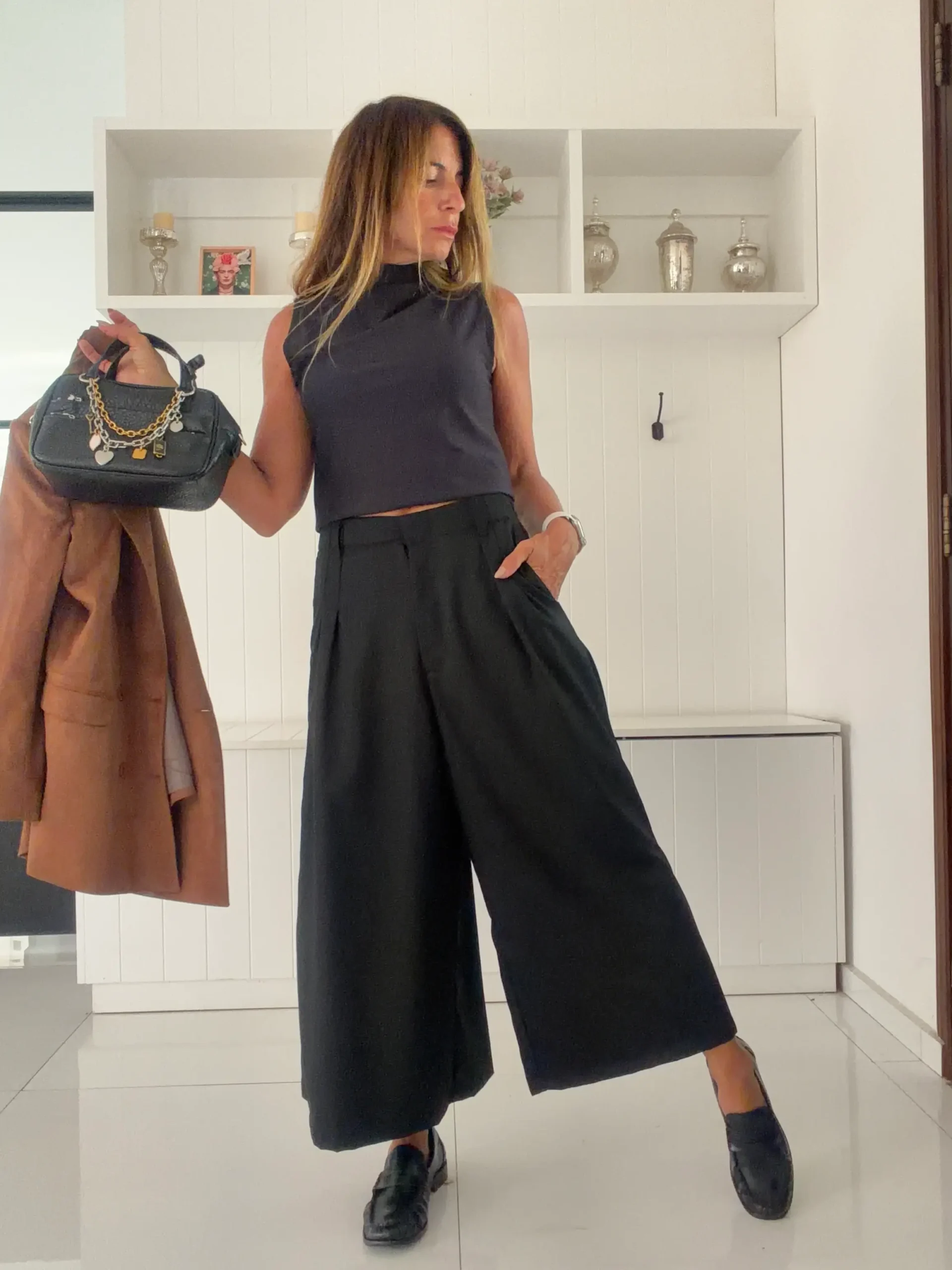 Pantalon okinawa sastrero negro detalle hilos plata - Image 10