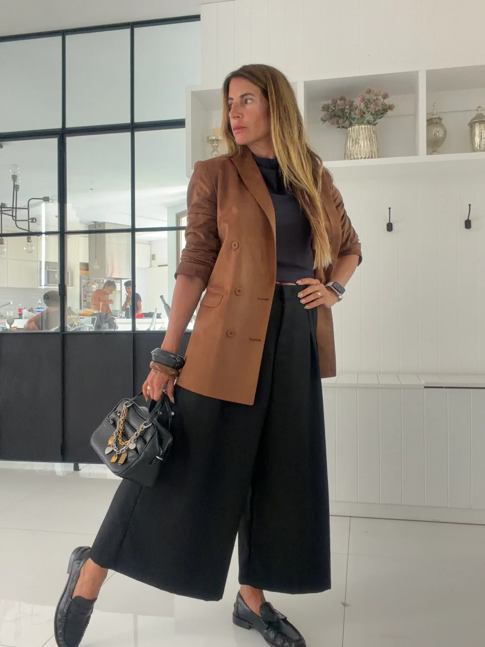 Pantalon okinawa sastrero negro detalle hilos plata - Image 7