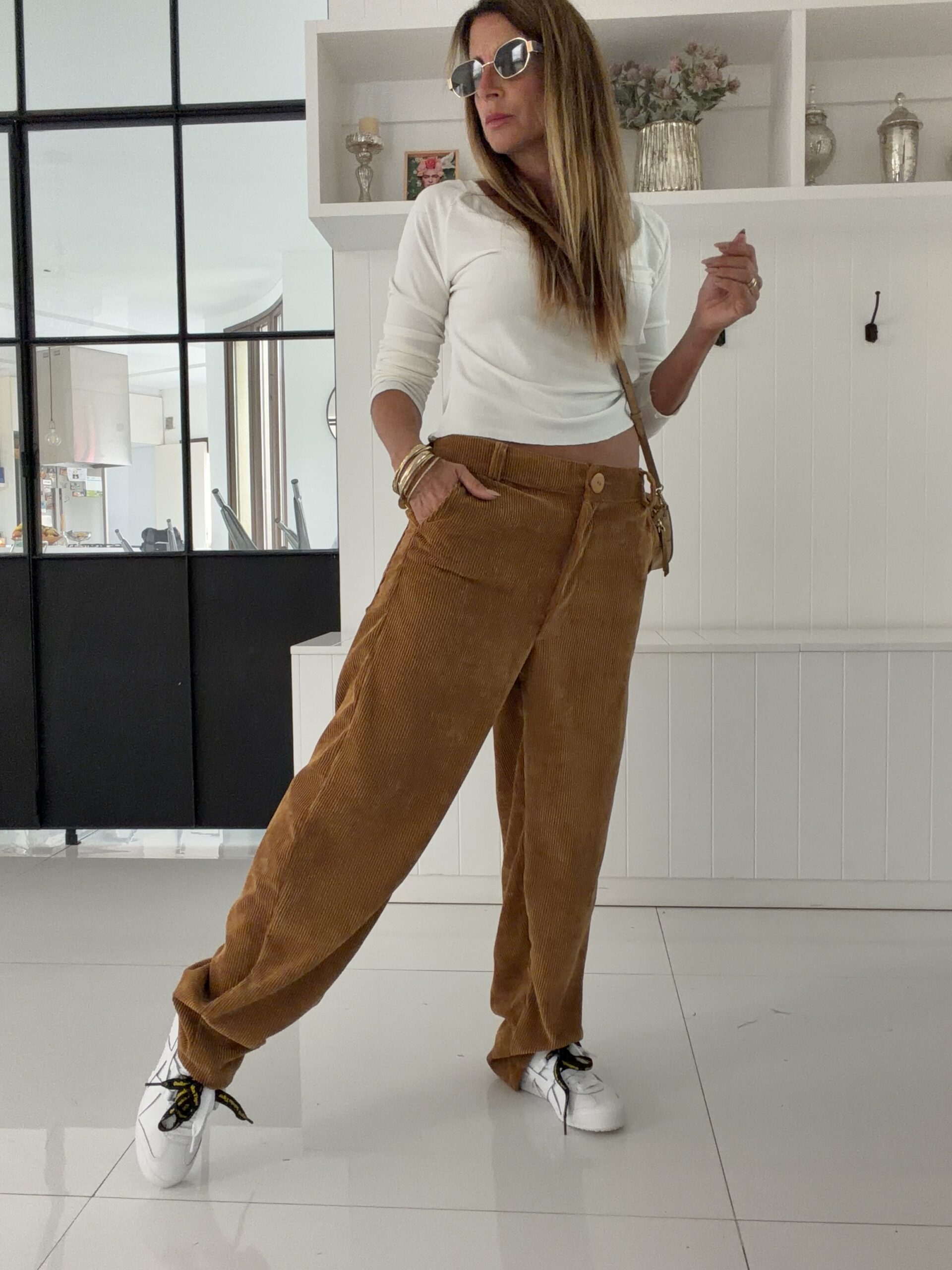 Pantalón Taipei caramel corderoy - Image 3