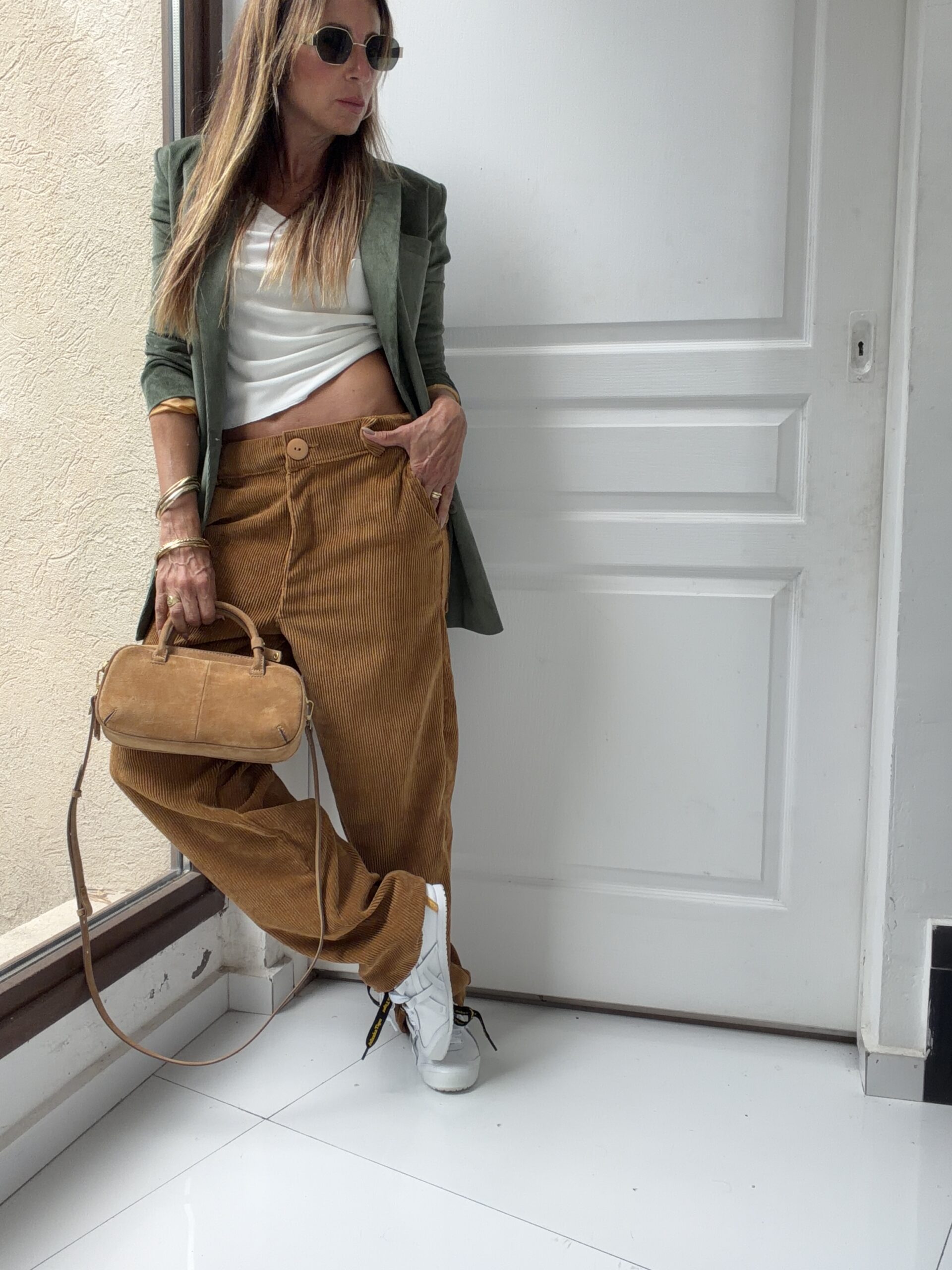 Pantalón Taipei caramel corderoy - Image 8