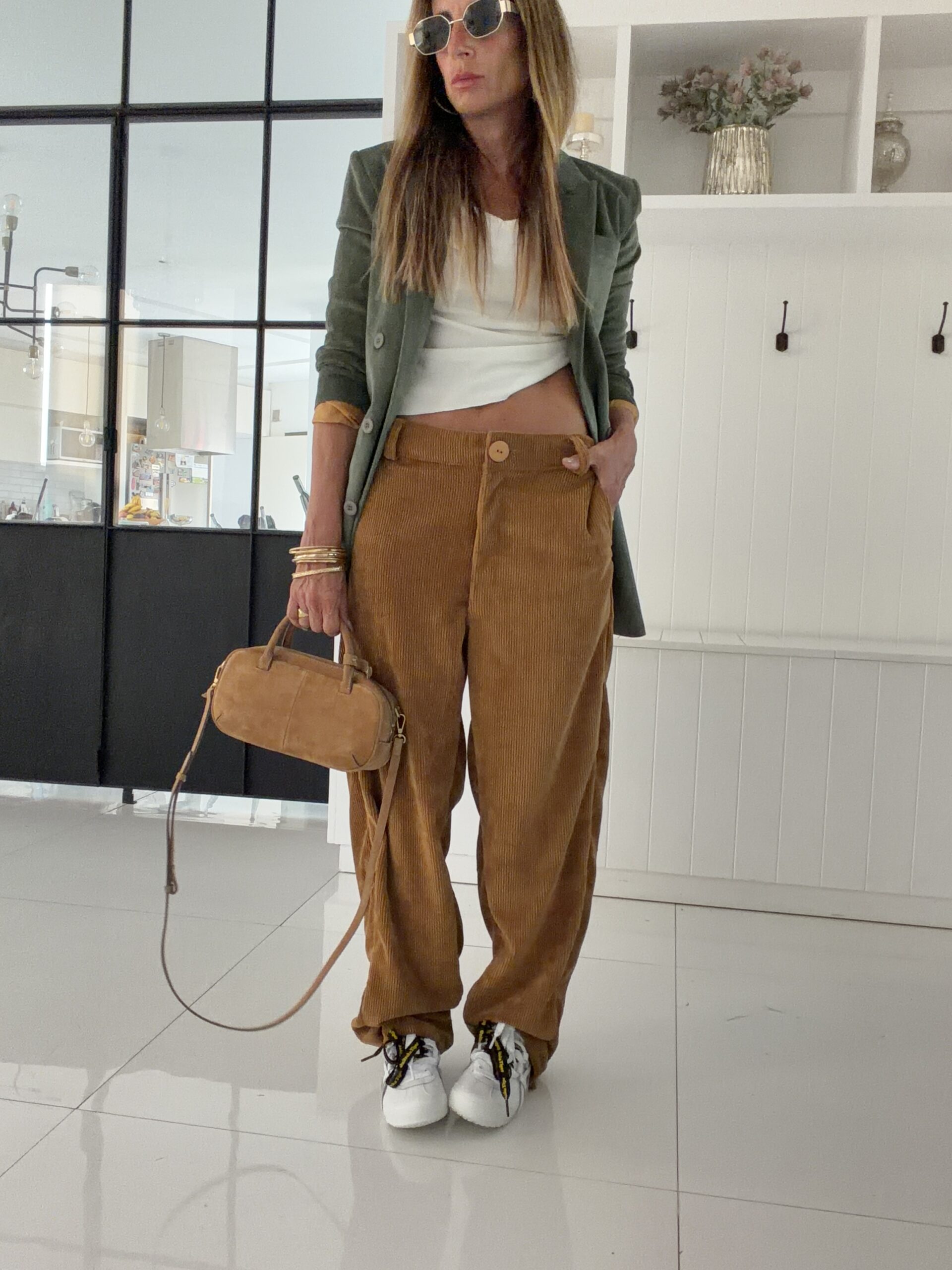 Pantalón Taipei caramel corderoy - Image 12