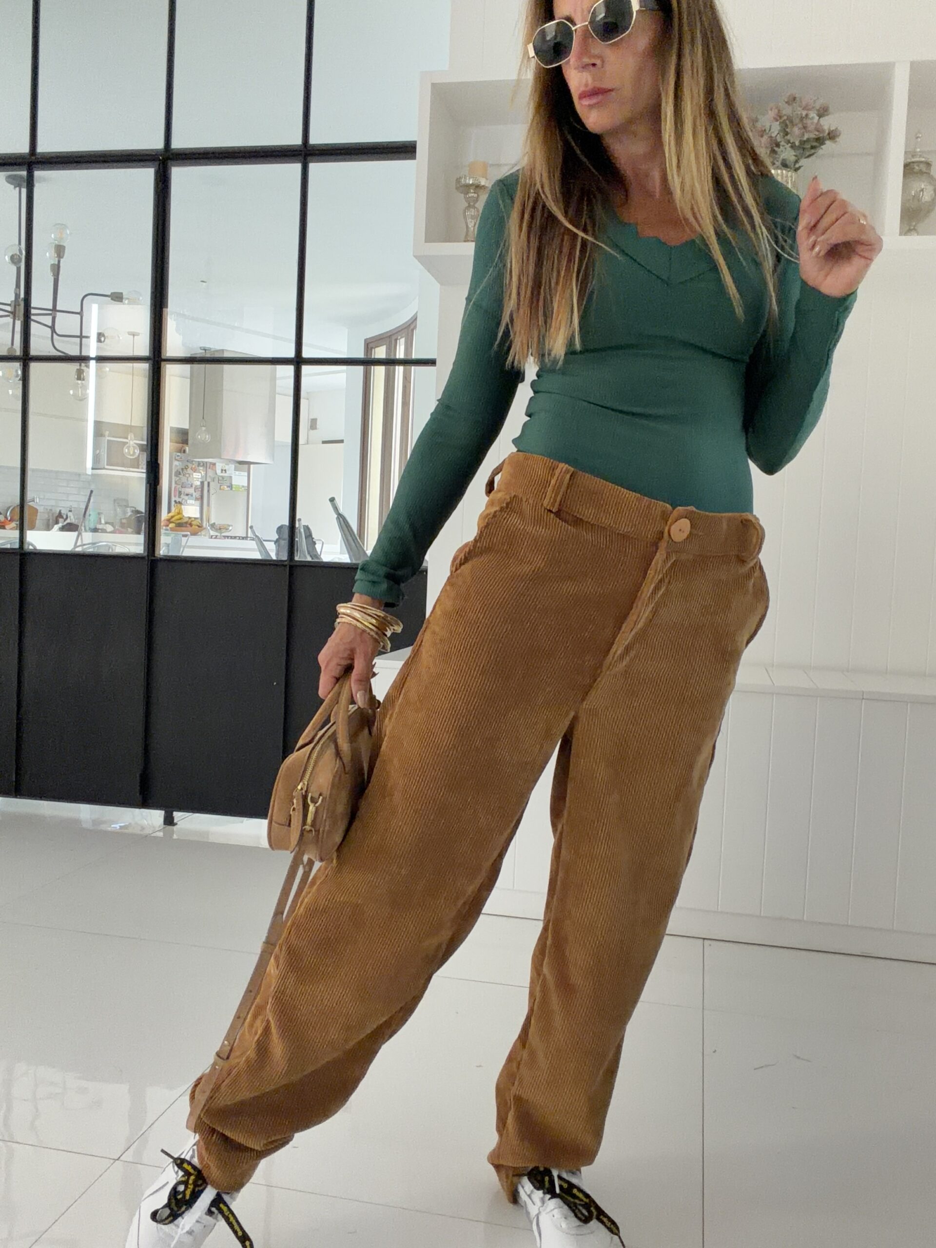 Pantalón Taipei caramel corderoy - Image 16