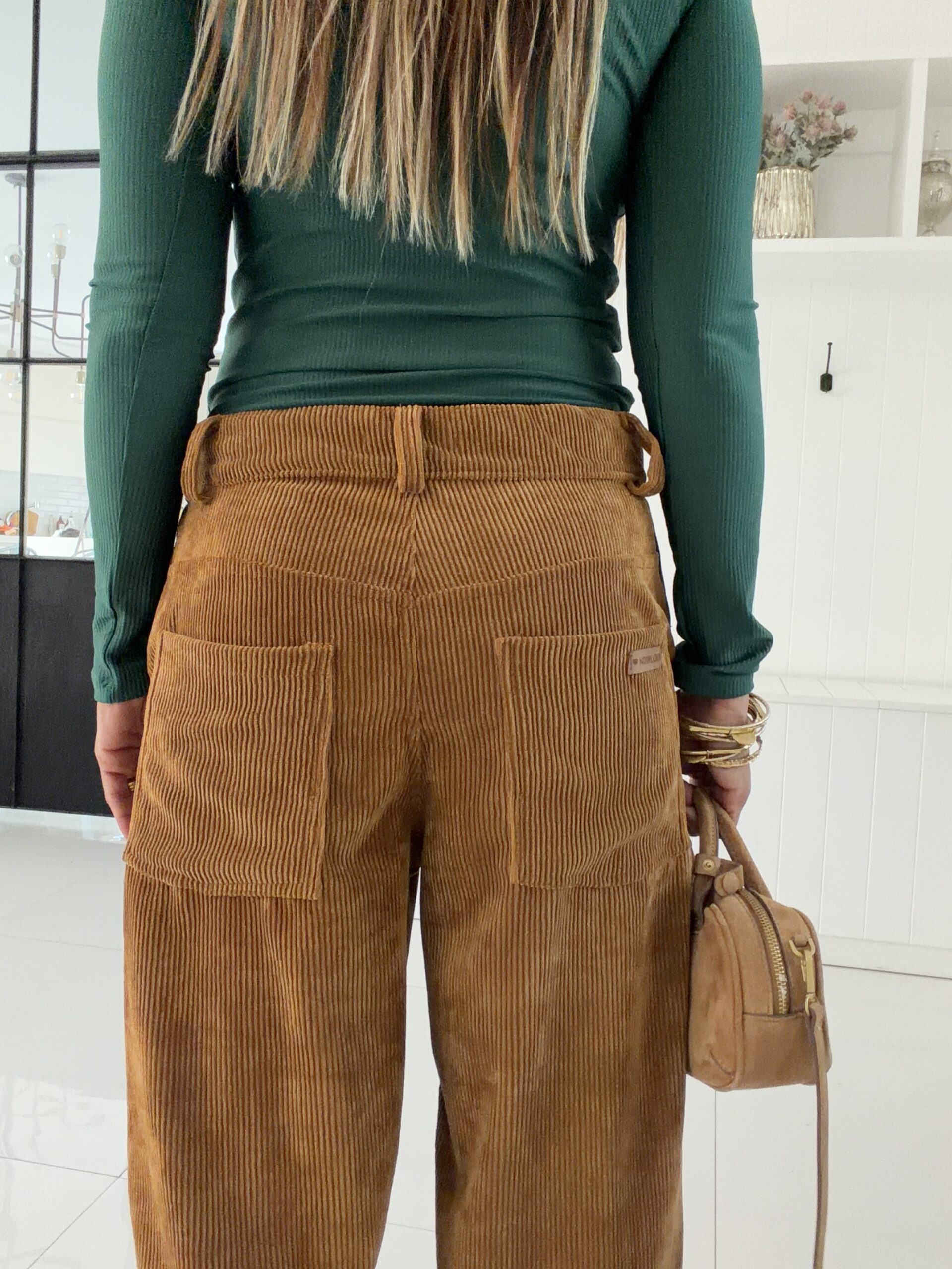 Pantalón Taipei caramel corderoy - Image 18