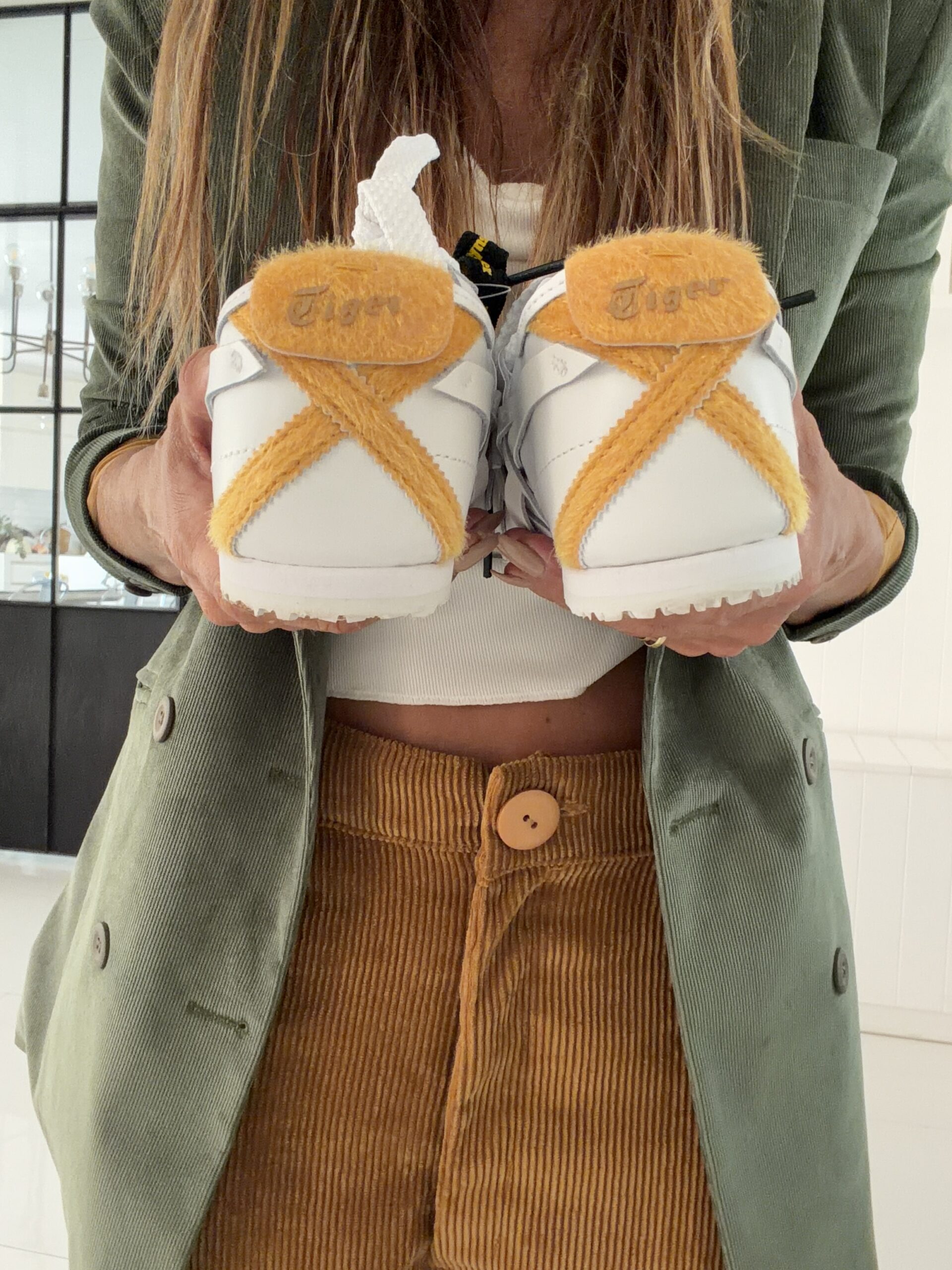 Pantalón Taipei caramel corderoy - Image 24