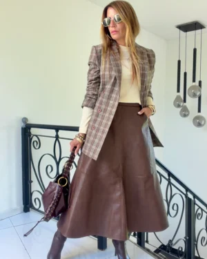 Falda carrie chocolate reptil con mas cuerpo